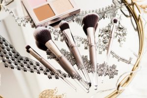 IT Cosmetics Holiday Collection, IT Brushes For ULTA City Chic Brush Set 12 Days of Holiday Style, Laura Lily Giveaway, It Cosmetics Je Ne Sais Quoi Complexion Perfection