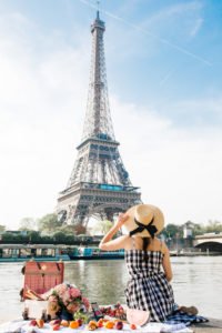 Paris Travel Guide by Travel Blogger Laura Lily, Eiffel Tower Picnic,