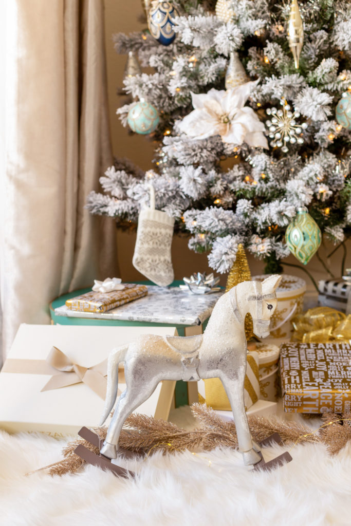 Holiday Home Decor by Home Decor Blogger Laura Lily, Christmas Decorating Ideas,